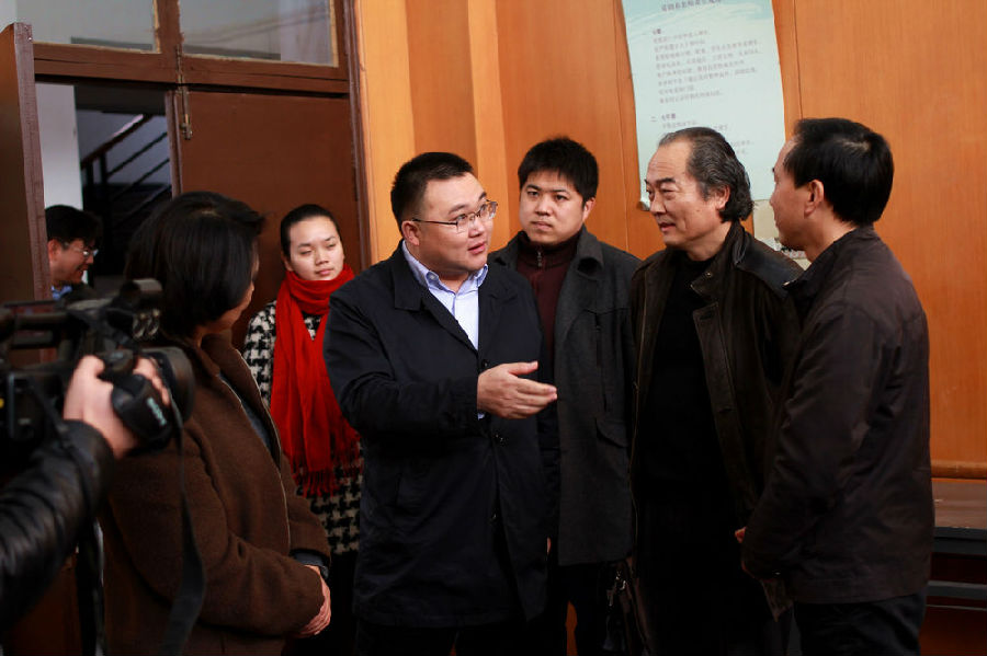 nEO_IMG_朱斌书记来院调研 (2).jpg